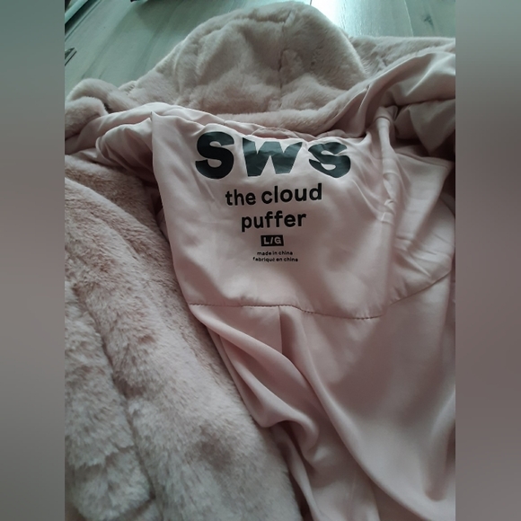 Plush 🧸 coat - Picture 3 of 3